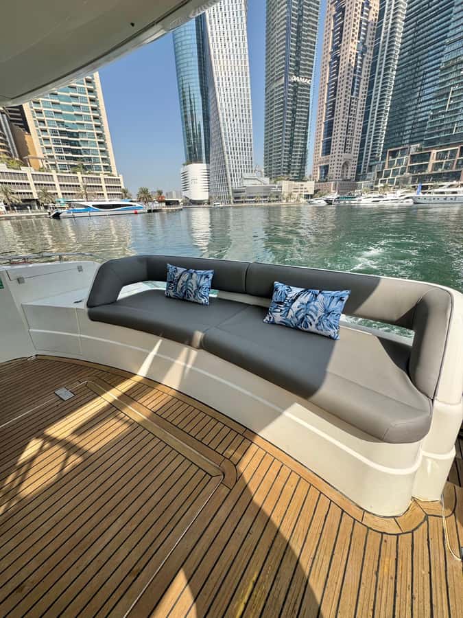 Dubai: Palm Jumeirah luxury private yacht Tour - Is $31 good value?