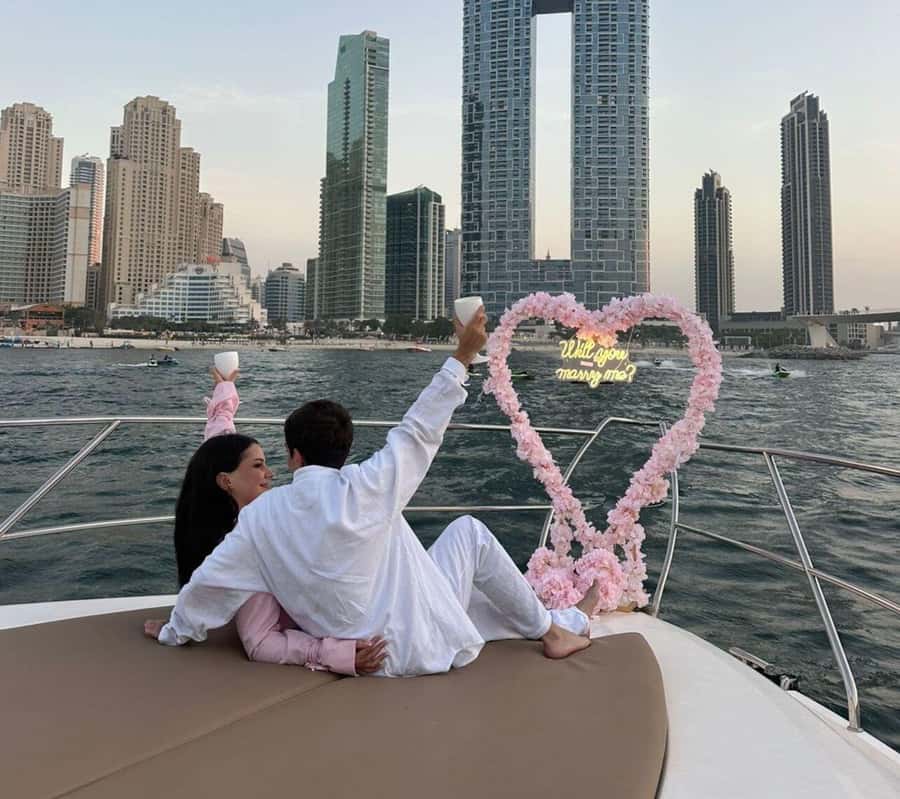 Dubai: Palm Jumeirah luxury private yacht Tour - The two-hour route reaches the big landmarks