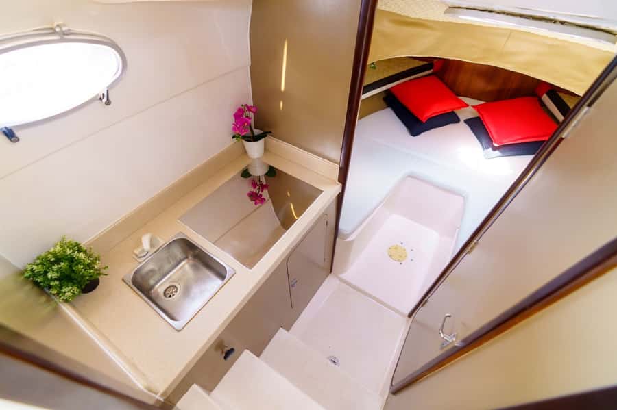 Dubai: Private Coastline Landmarks Mini-Yacht Tour - Burj Al Arab is the final big stop