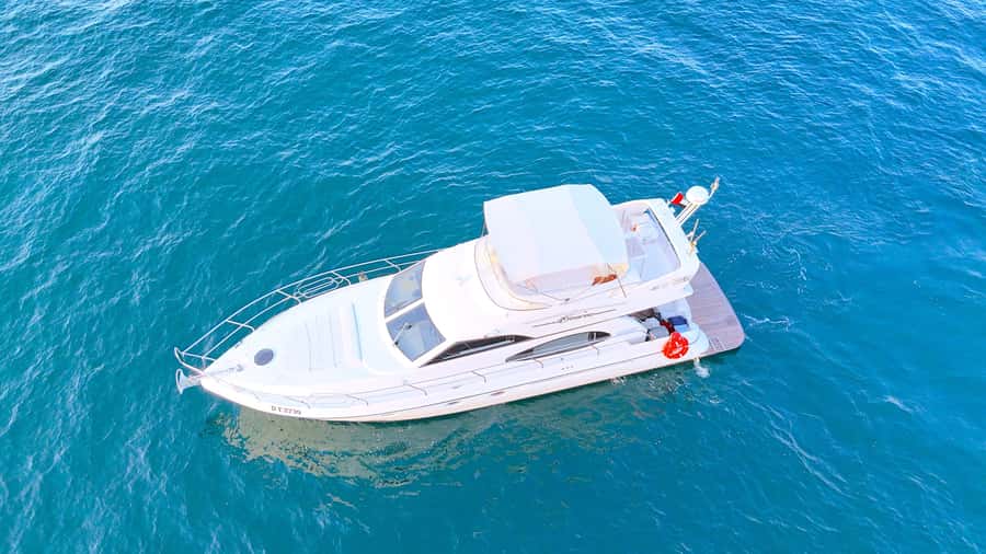 Dubai: Private Luxury Cruise on a Stylish 50ft Yacht - Who should book this private yacht cruise?