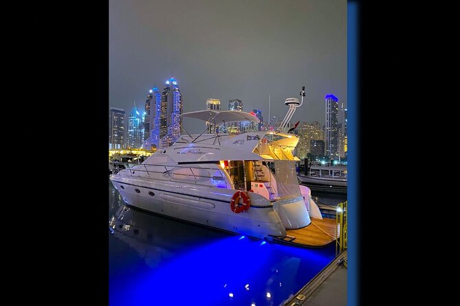 Dubai: Private Luxury Cruise on a Stylish 50ft Yacht - The 50-foot yacht and what its space means