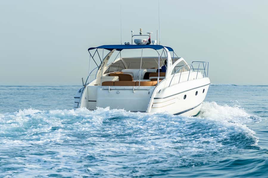 Dubai: Private Luxury Everest Yacht Cruise from Dubai Marina - Choosing between one, two, three, four, and eight hours