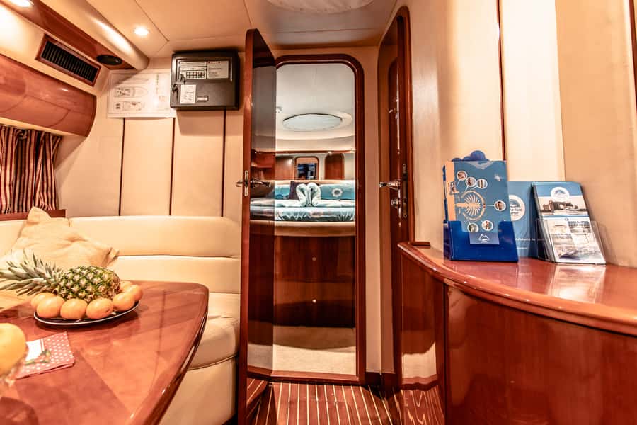 Dubai: Private Luxury Everest Yacht Cruise from Dubai Marina - What the crew adds to the experience