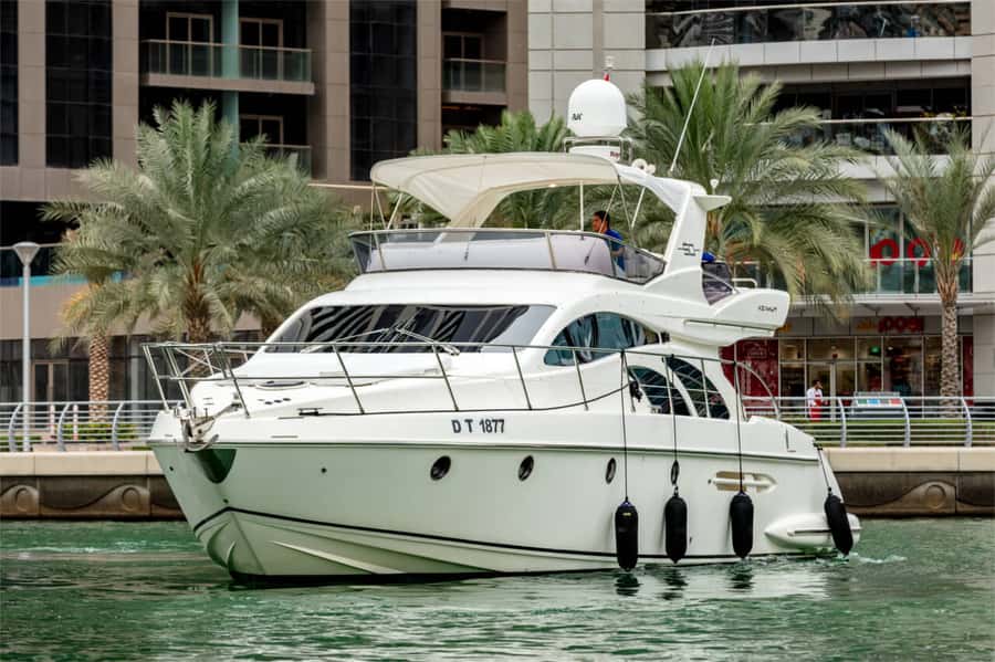 Dubai: Private Luxury Yacht Cruise for up to 20 People - Choosing between two, three, and four hours