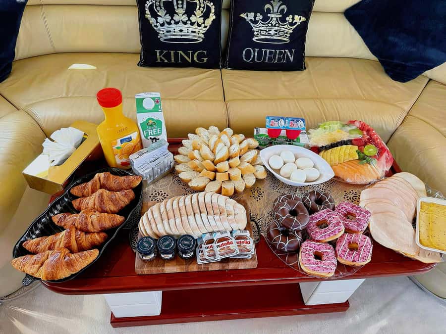 Dubai: Private Luxury Yacht Cruise + Optional Breakfast - Service that helps the morning run smoothly