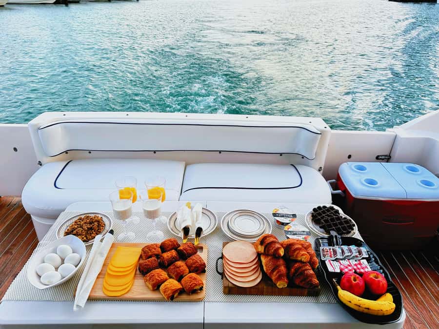 Dubai: Private Luxury Yacht Cruise + Optional Breakfast - Weather, timing, and small rules that matter