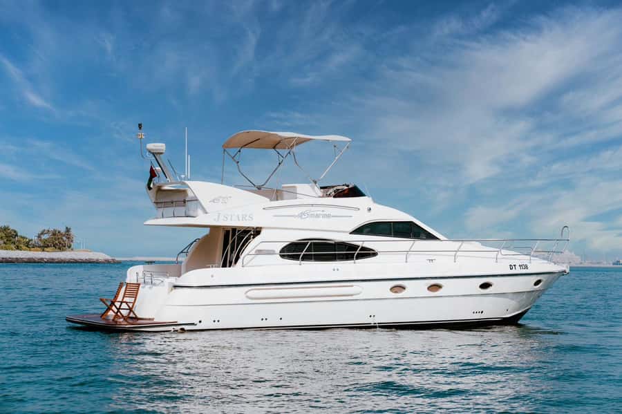 Dubai: Private Luxury Yacht Tour on a 50-Foot Yacht - Dubai’s skyline, served from the sea