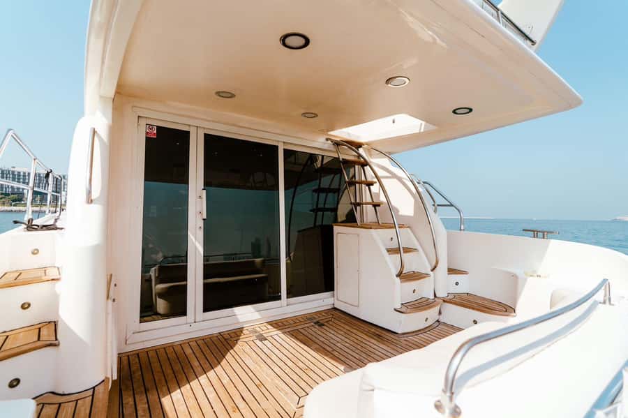 Dubai: Private Luxury Yacht Tour on a 50-Foot Yacht - Palm Jumeirah and Atlantis by yacht