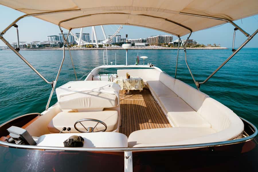 Dubai: Private Luxury Yacht Tour on a 50-Foot Yacht - Bringing food and using the BBQ