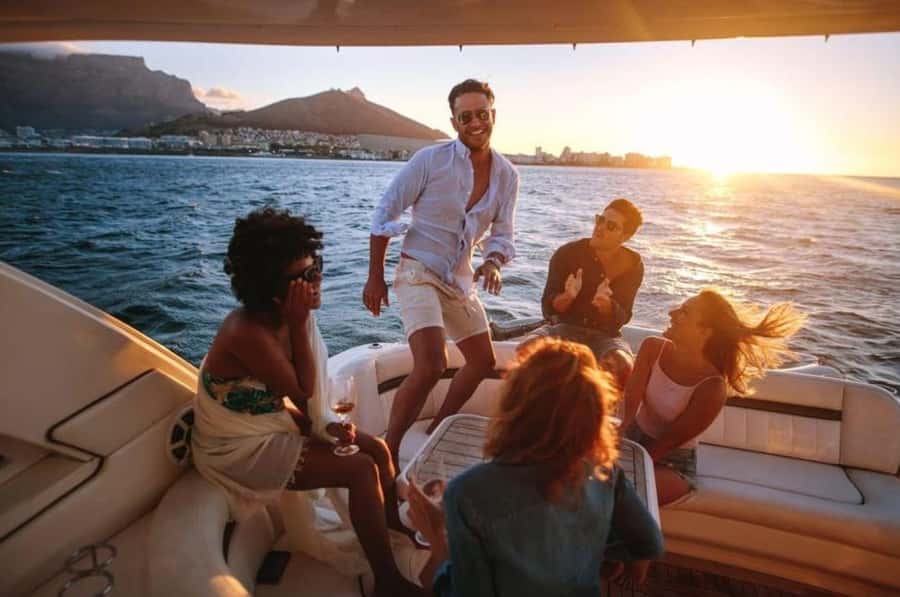 Dubai: Private Sunset Yacht Tour from Dubai Marina - Dubai Marina and Bluewaters Island