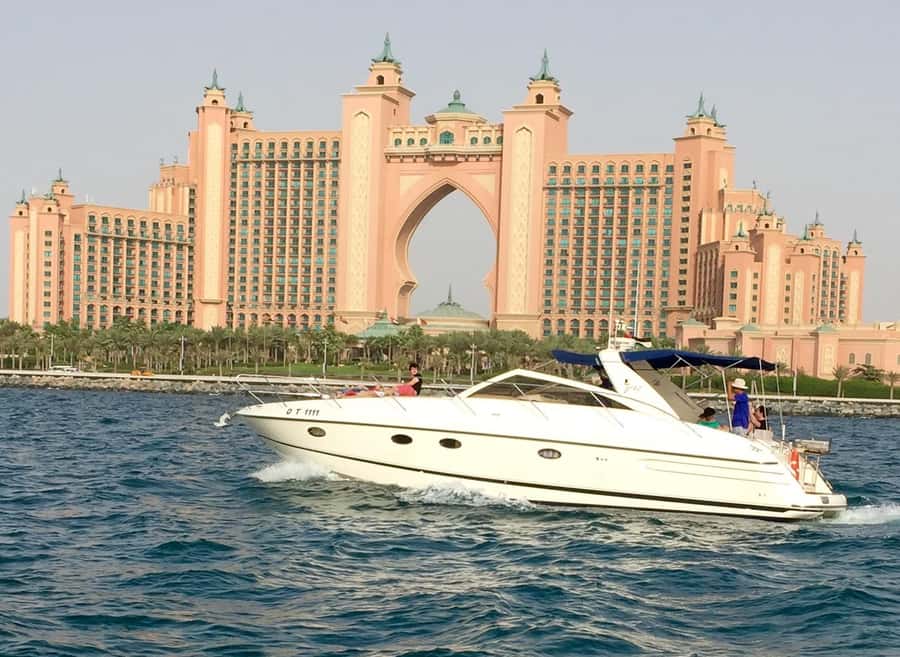 Dubai: Private Sunset Yacht Tour from Dubai Marina - Atlantis, Atlantis The Royal, and Burj Al Arab