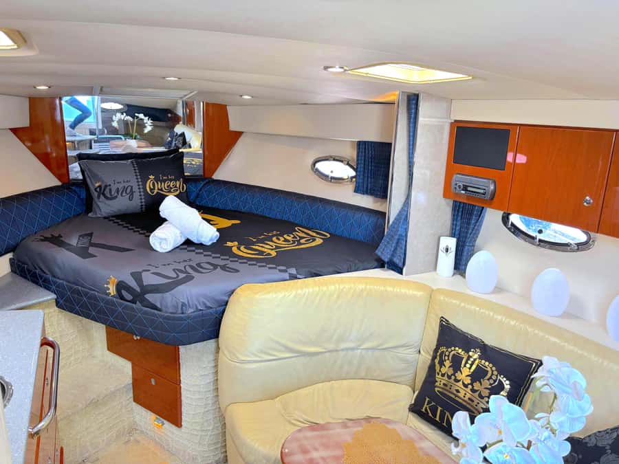 Dubai: Private Yacht Cruise for Unforgettable Memories - The two-hour Burj Al Arab route