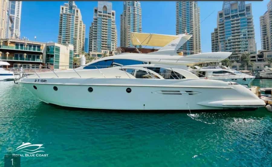 Dubai: Private Yacht Tour 50 feet - Palm Jumeirah and Atlantis from the water