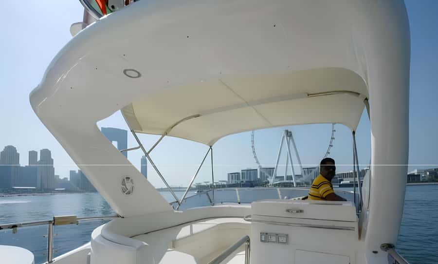 Dubai: Private Yacht Tour Experience with Soft Drinks - Why the crew matters so much