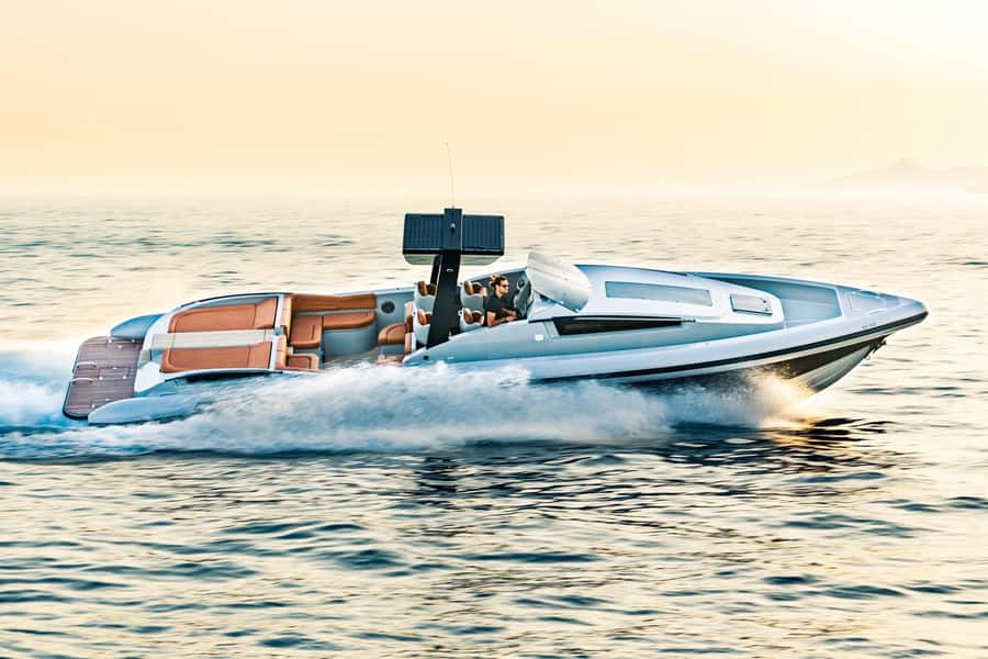 Dubai : Private Yacht Tour with Swimming at Palm Jumeirah - Starting at One&Only The Palm marina