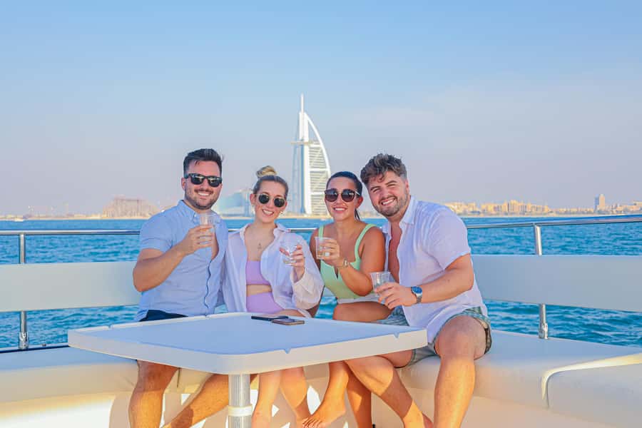 Dubai Waves & Dunes: Luxury Yacht Cruise w/ Red Dunes Safari - Key points to know before booking