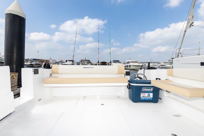 Dubai Yacht Book 36ft Yacht on rent in Dubai up to 10 persons - Burj Al Arab and the open-water views