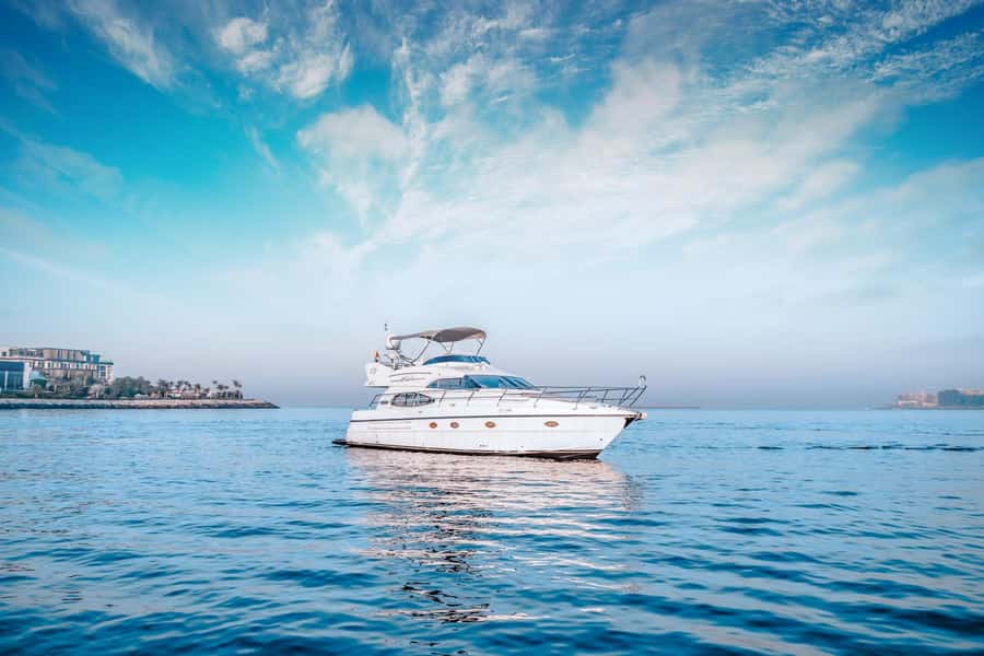 Dubai Yacht Tour - Boat Trip upto 12 guests Private event - Three hours around Palm Jumeirah and Atlantis