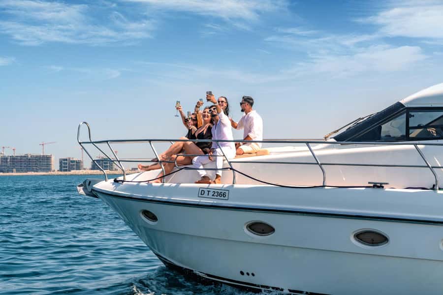 Dubai Yacht Tour - Boat Trip upto 12 guests Private event - Arriving at Dubai Harbour without a wrong turn
