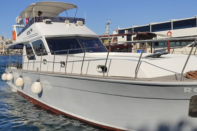 Exclusive Luxury Yacht Bosphorus Sightseeing Cruise in Istanbul - Rumelihisarı Fortress at the Narrowest Point