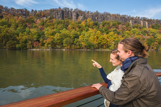 Fall Foliage Cruise on Yacht Full Moon from Chelsea Piers - Is $110.92 a Fair Price?