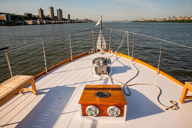 Fall Foliage Cruise on Yacht Full Moon from Chelsea Piers - Weather, Color, and Cancellation Rules