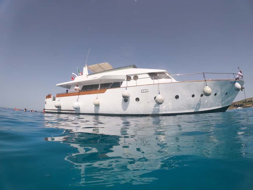 Favignana e Levanzo: tour condiviso Yacht Shalimar IV - Starting at Trapani port at 8:30 am