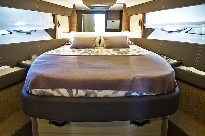 Fjordcruise in a Luxury Yacht Arctic Queen - Who will enjoy this most?