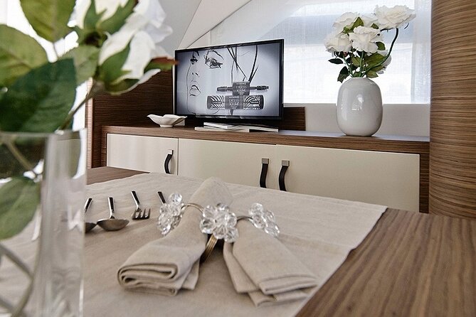 Fjordcruise - Luxury Yacht Arctic Queen - Lunch, Fish Soup, and the Value of the Price