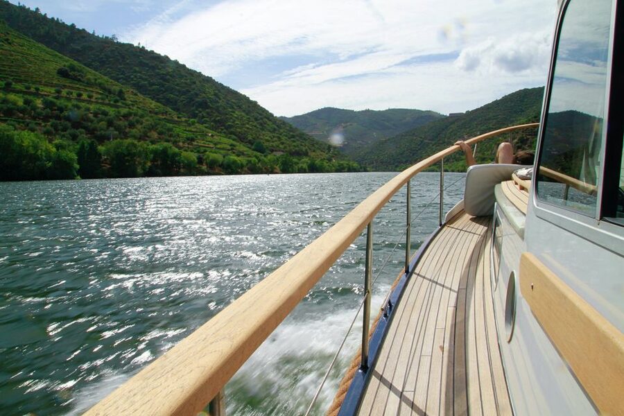 From Pinhão: Private Yacht Cruise along the Douro River - What to bring and how to choose your time