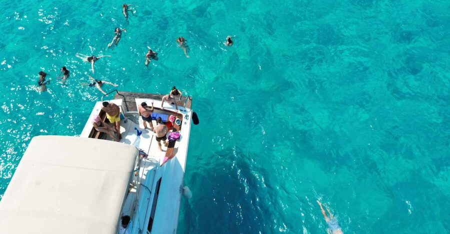 From Trapani: Favignana and Levanzo Yacht Tour with Stops - What the eight-hour schedule feels like