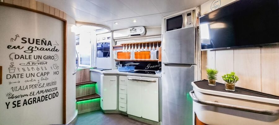 Fuengirola: Dolphin Watching by Yacht with Snacks and Drinks - Practical details before you book