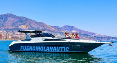 Dolphin Watching by Yacht with Snacks and Drinks