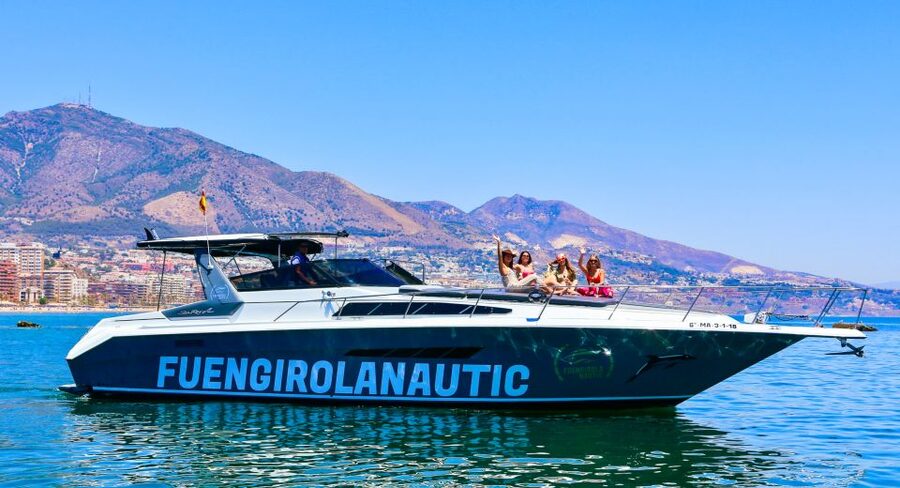Fuengirola: Dolphin Watching by Yacht with Snacks and Drinks - Searching for dolphins in open water