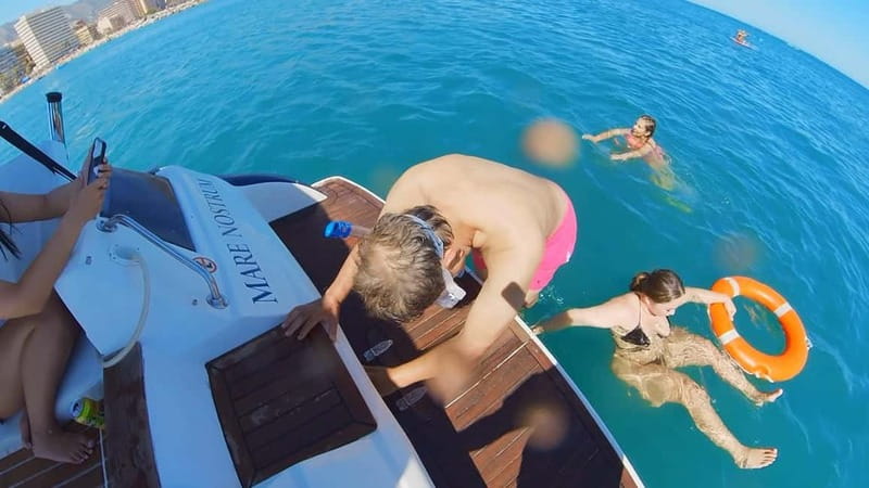 Fuengirola: Magical Sunset Yacht Tour - The crew and the feel of the experience