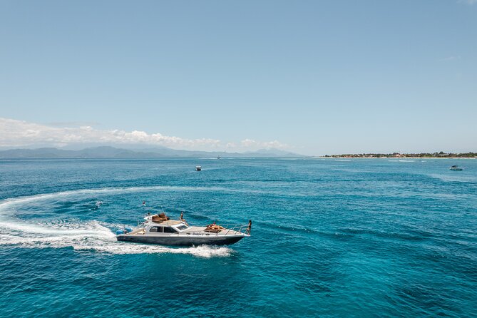 Full Day Nusa Penida by Honey Milk Yacht 13 meters - Searching for manta rays