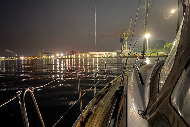 Gdansk: Scenic Evening Yacht Cruise with Welcome Drink - Key points to know before boarding