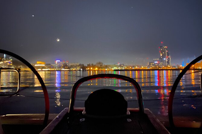 Gdansk: Scenic Evening Yacht Cruise with Welcome Drink - Into the working Port of Gdańsk