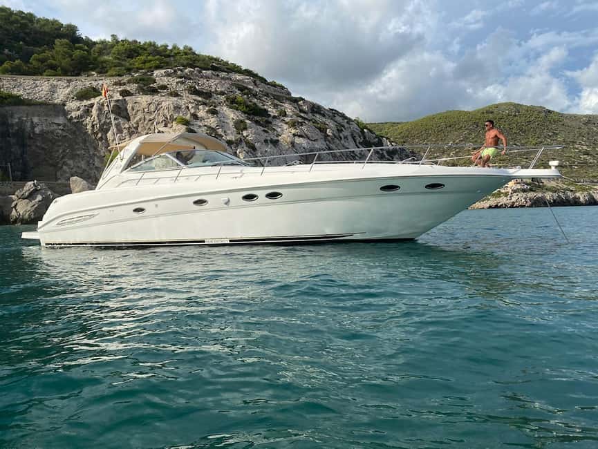 Gran Canaria: Shared yacht trip with drinks, lunch, and snorkeling - A long swimming stop with paddleboards and snorkeling
