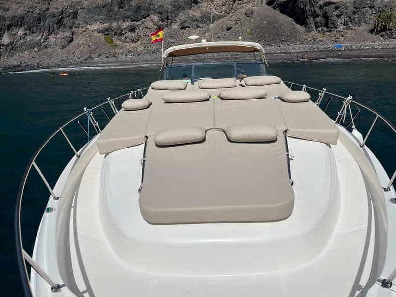 Gran Canaria: Shared yacht trip with drinks, lunch, and snorkeling - Cruising toward Mogán Bay and Perchel cove