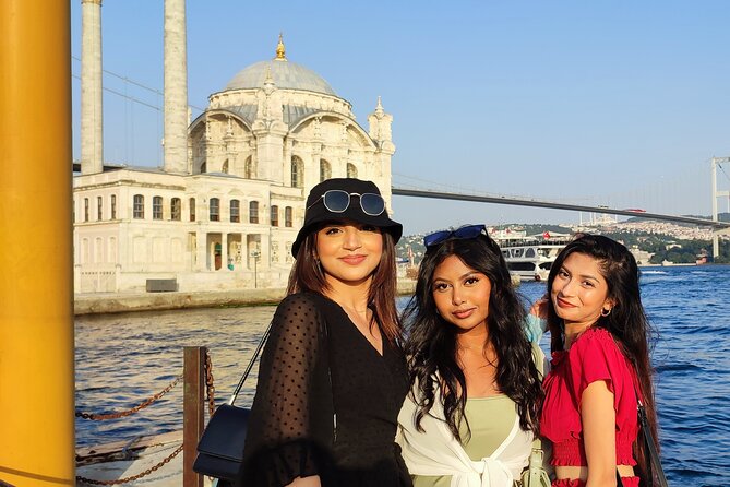 Guided Bosphorus Afternoon Cruise on Luxury Yacht - Rumelihisarı and the narrow middle of the strait