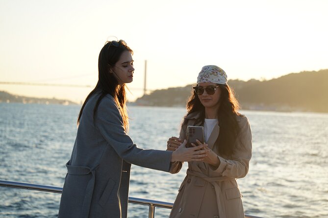 Guided Bosphorus Afternoon Cruise on Yacht - Fatih Sultan Mehmet Bridge and Anadolu Hisarı