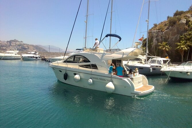 Half-Day Luxury Motor Yacht Cruise in Granada - Choosing between the catamaran and motor yacht