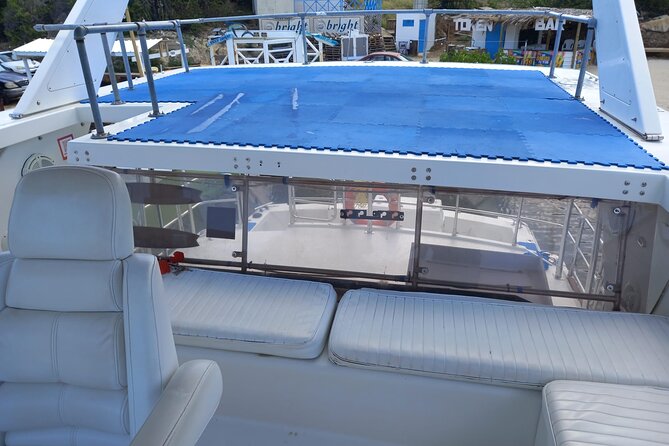 Half day private yacht cruise & snorkel - Snorkeling at the Caracas Bay shipwreck