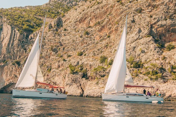 Half Day Sailing on a comfort yacht around Hvar and Pakleni islands- small group - What the boat feels like in practice
