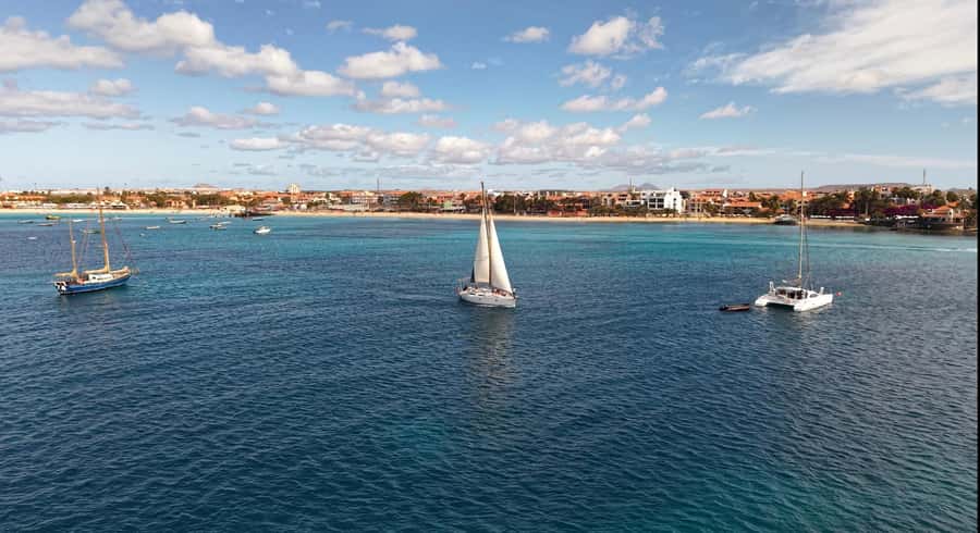 Half-Day Sailing Yacht Adventure in Sal Island - 3 hours - Group size and the small-boat tradeoff