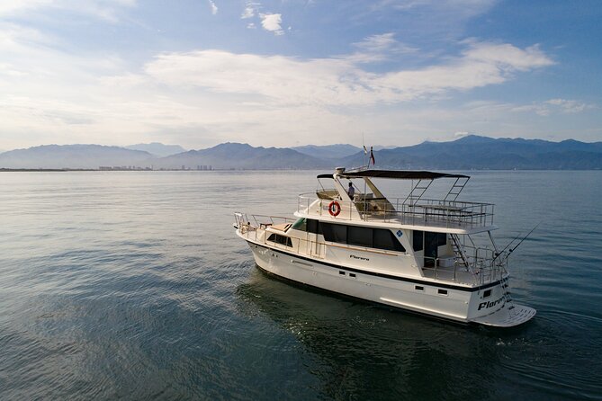 Hatteras 58-61' Luxury Yacht in Puerto Vallarta & Nuevo Nayarit - Leaving the harbor and settling into the cruise