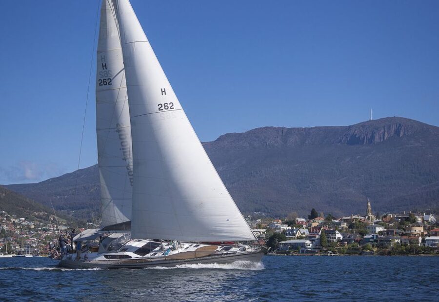 Hobart: Luxury Yacht Scenic Sailing Tour with Snacks - The crew make the difference
