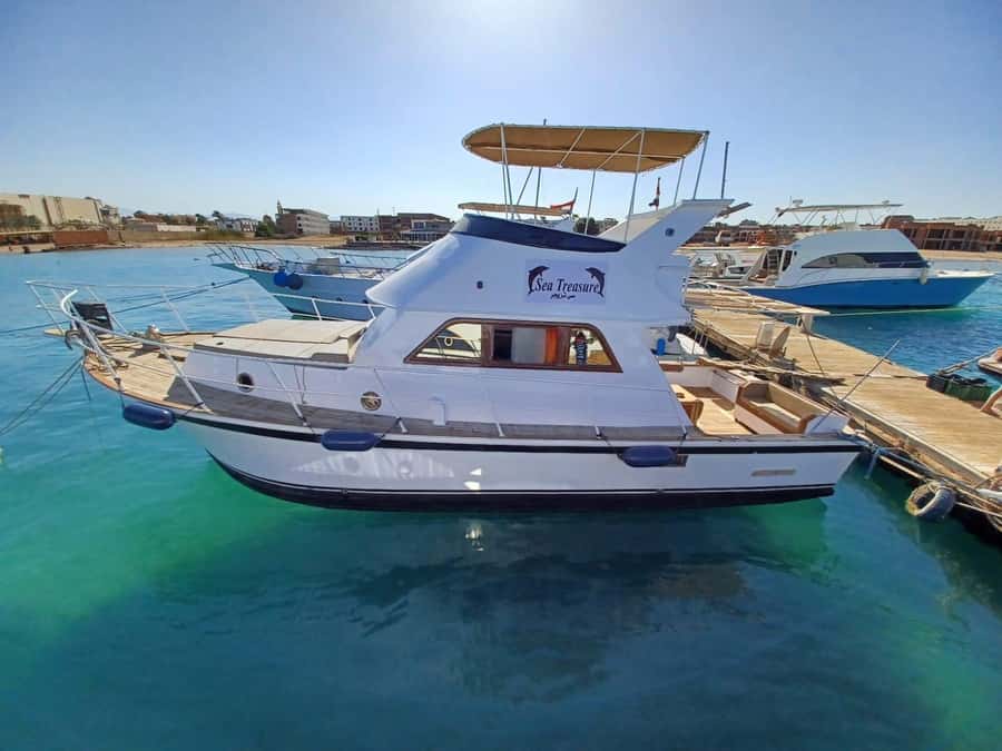 Hurghada: Elegance Yacht Cruise To Orange bay Island W lunch - Lunch arrives after the water activities