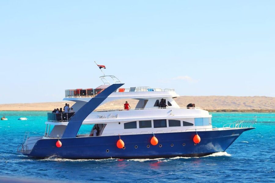 Hurghada: Elegance Yacht Cruise To Orange bay Island W lunch - Parasailing adds a separate burst of excitement